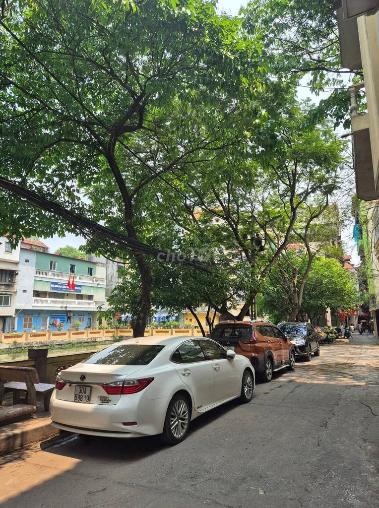 Bán Nhà Lô Góc , Phố Chính Kinh, 5 Tầng Đẹp Ở Ngay, Ô Tô Đỗ Ngay Cửa